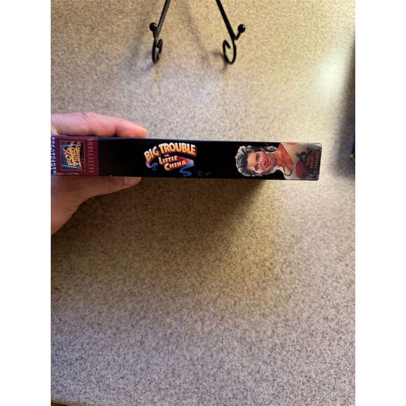 Big Trouble in Little China VHS 1996 Kurt Russell Action Adventure - Picture 3 of 4